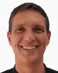 Dr Richardi  Niccoli Maxicare Dental Warana