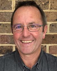 Dr Rob Graham Lockyer Avenue Vet Hospital Centennial Park