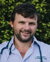 Dr Steve  Bliss Gray Street Veterinary Clinic Emerald