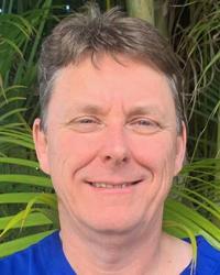 Dr Terry  Martin Curtis Street Vets Pimpama