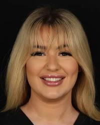 Ms Stacy AM Maddin Avenue Dental Caloundra CALOUNDRA